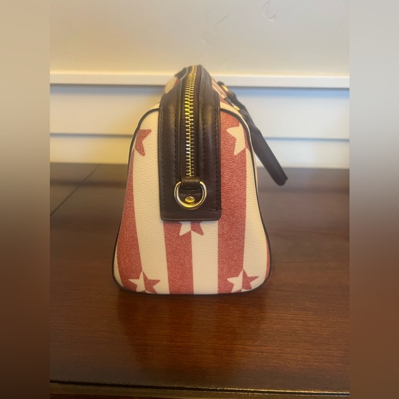 Sold - Picture 4 of 8